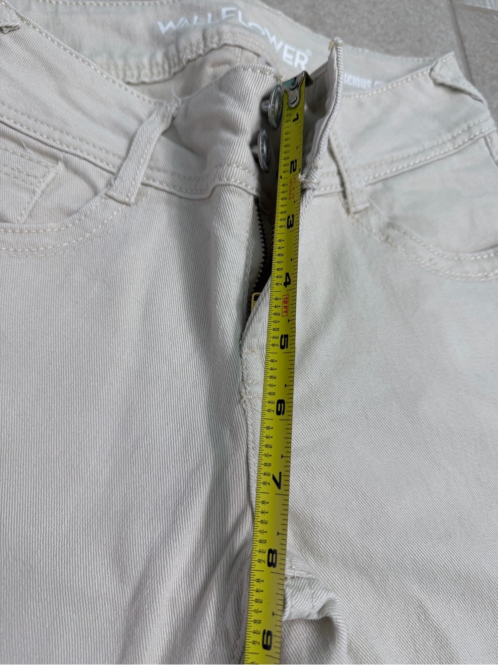 Wallflower Luscious Curvy Straight Leg Mid Rise Jeans in Light Beige Cream - Picture 5 of 9